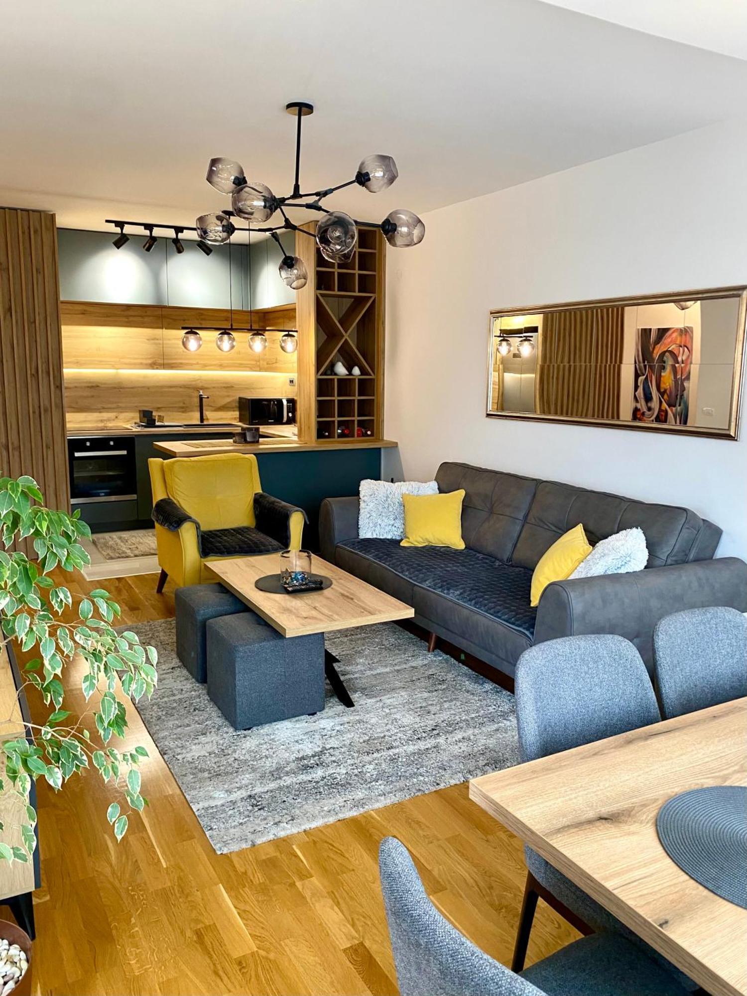 Aj Luxe Residence Скопие Екстериор снимка